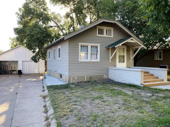 609 E 6th St, McCook, NE 69001