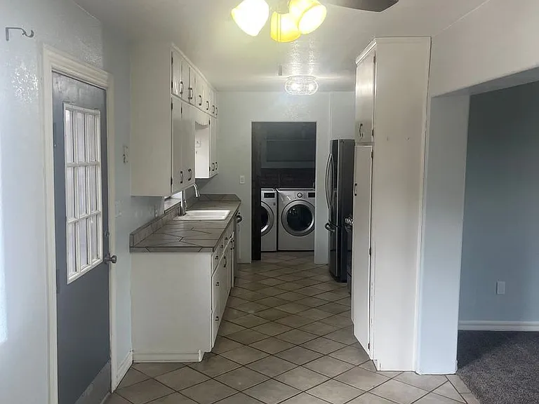 595 N San Pedro St — Photo 9