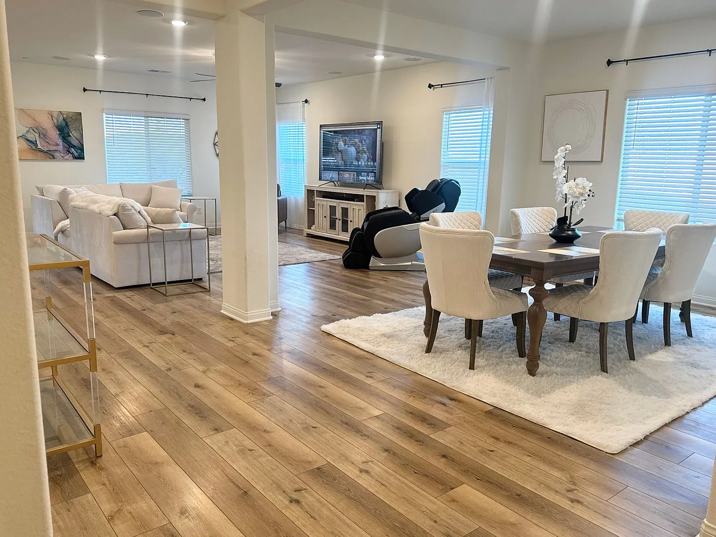 Beautiful single-story home built in 2023 featuring 4 bedrooms, 3 bathrooms, and approximately 2,... — Photo 4