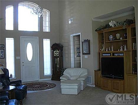 5th image of 26003 Woodacre Dr