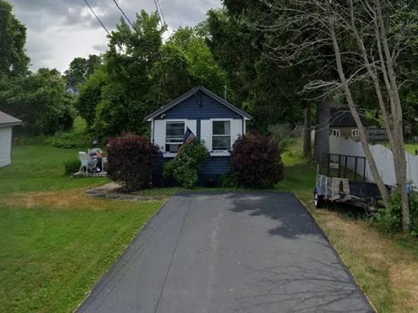 7084 & 7086 Lakeshore Rd, Cicero, NY 13039