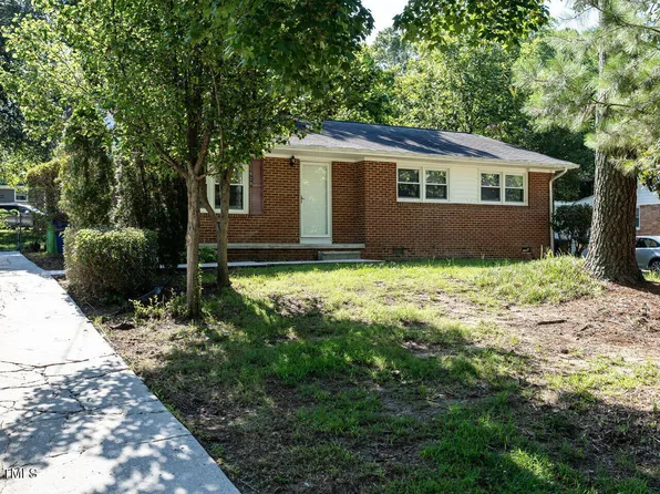 829 Greenwich St, Raleigh, NC 27610