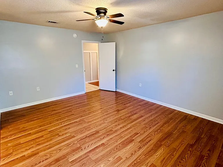 1020 Bacon Rd — Photo 16