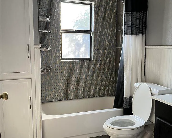 3318 Sherwood Ln — Photo 8