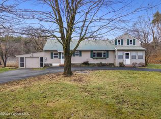 3 Farrell Rd, Troy, NY 12180