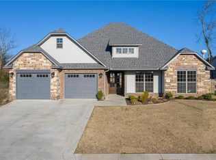7021 Forest Canyon Dr, Fort Smith, AR 72916