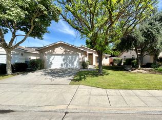 2233 Hanson Ave, Clovis, CA 93611