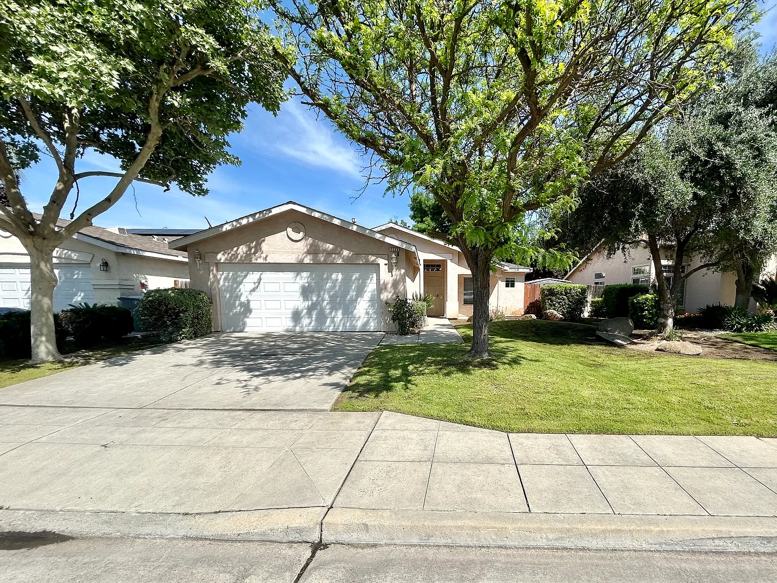 2233 Hanson Ave photo 1