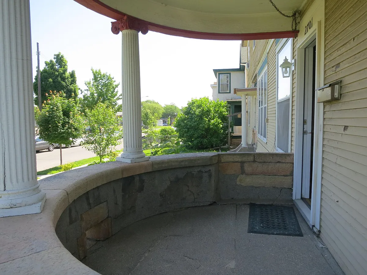 Building Photo - 2701 Blaisdell Ave