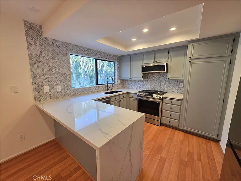 13963 Riverside Dr #13963 — Photo 9