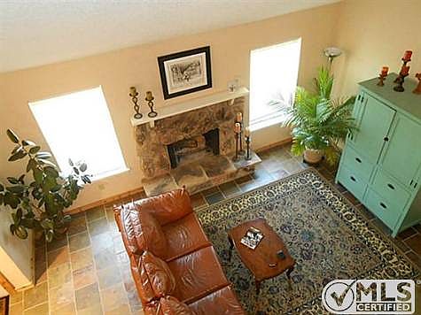 5th image of 2034 Towngate Dr