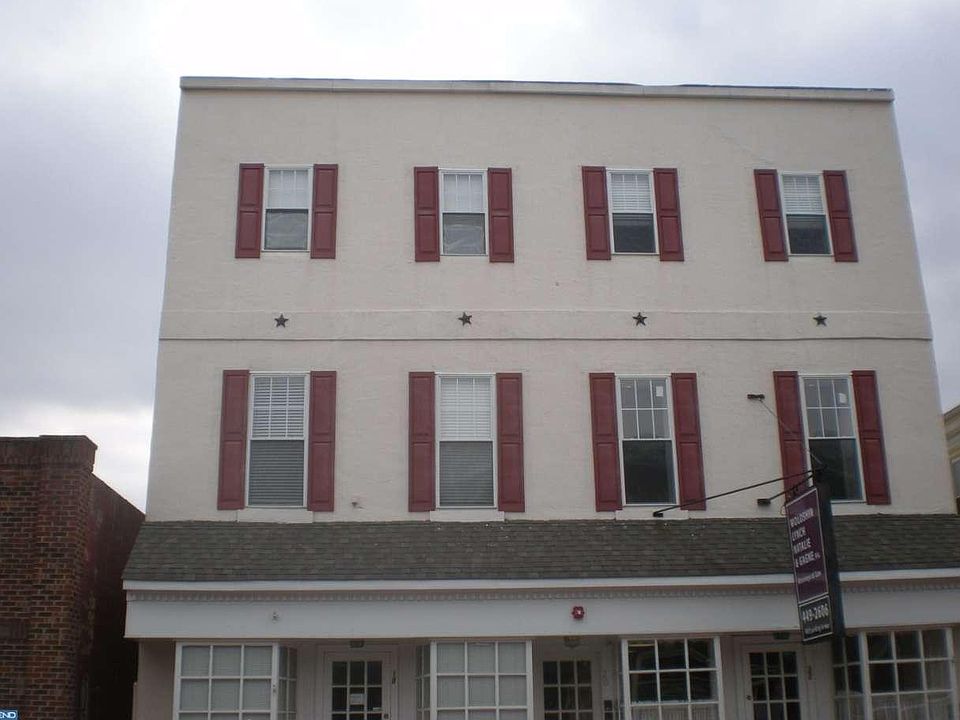 1st image of 20 W Main St #201