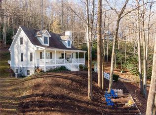1155 Davis Mountain Rd, Hendersonville, NC 28739