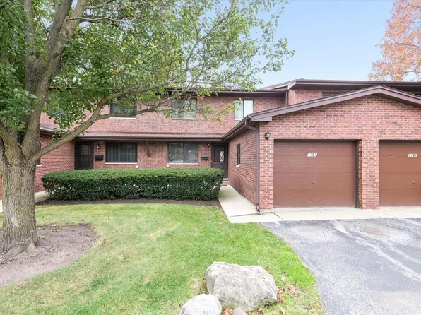 1151 Geneva Ln, Lake Zurich, IL 60047
