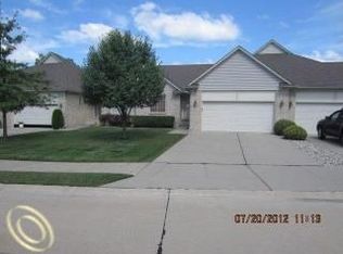 50759 Raintree Cir, Chesterfield, MI 48047