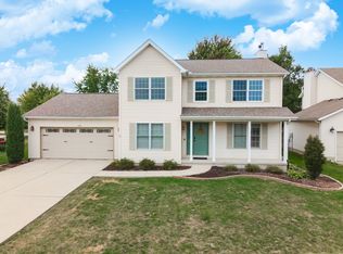 1007 Old Farm Rd, Bloomington, IL 61704