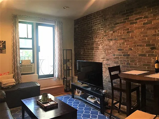 Rented by Sky Management | media 39