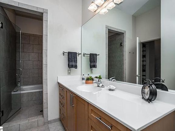 5th image of 400 Mills Ave Unit 218