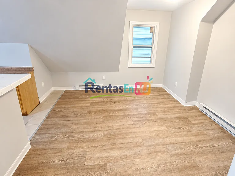 214 Littleton Ave #3 — Photo 2