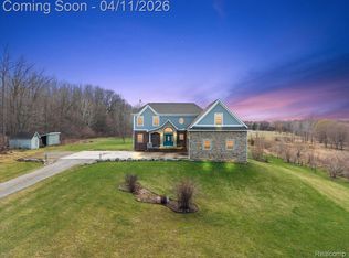 5035 Hidden Ridge Dr, Metamora, MI 48455
