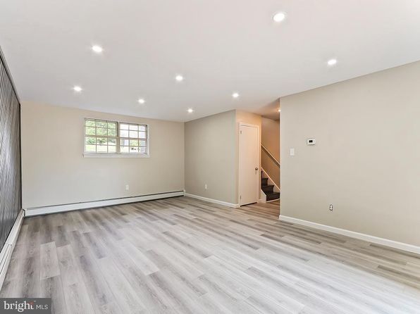 14 Featherbed Ln, Audubon, PA 19403