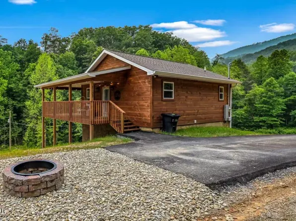 2103 Bluff Ridge Rd, Sevierville, TN 37876