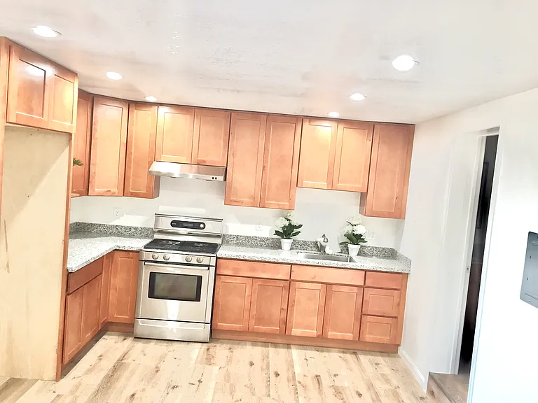 5854 Ralston Ave — Photo 3