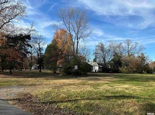 900 W Cherry St, Carbondale, IL 62901