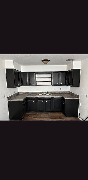 1st image of 804 S 12th St
