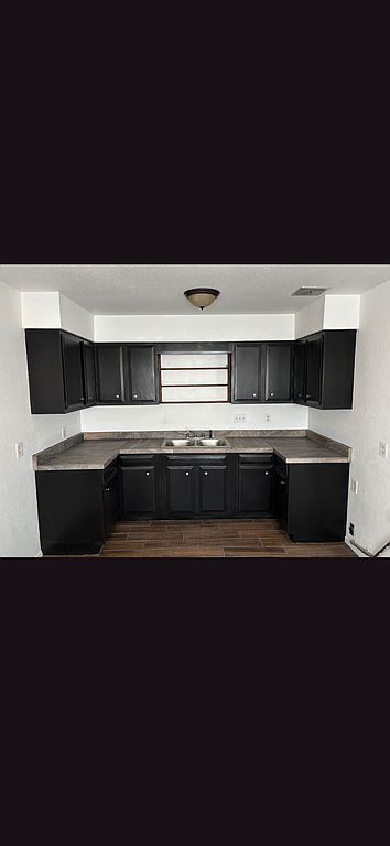804 S 12th St - Property Image