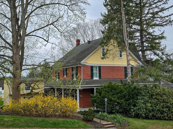 141 Church St, Glen Rock, PA 17327