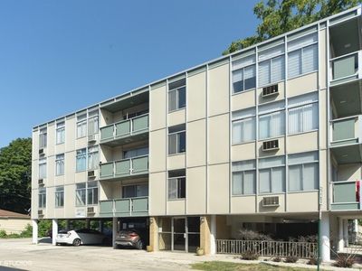 221 N Marion St APT 1B, Oak Park, IL, 60302