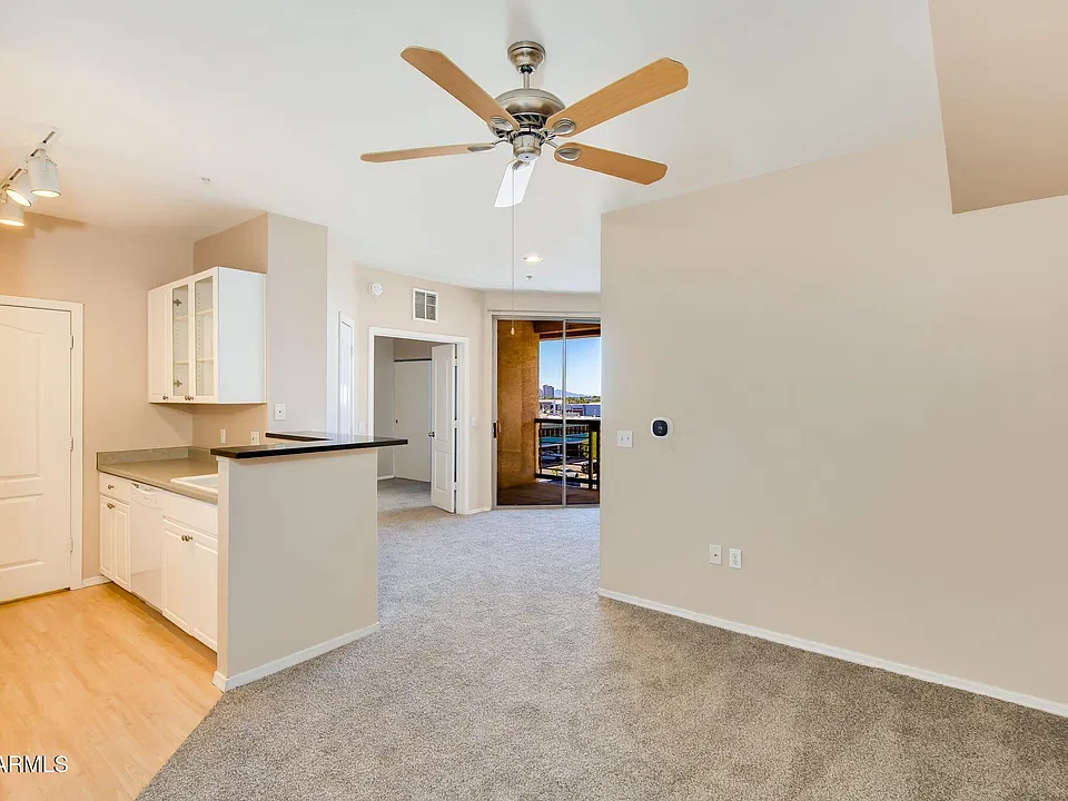 1701 E Colter St #484