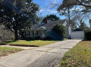 221 Columbus Dr, Savannah, GA 31405