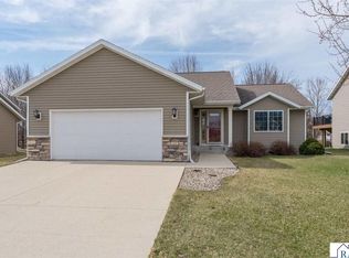 200 Foxfire Dr, Mankato, MN 56001