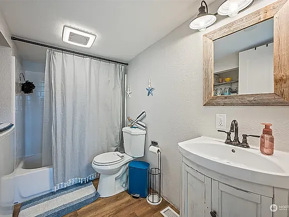 4 bed, 1920 sqft, $2,600 — Photo 3