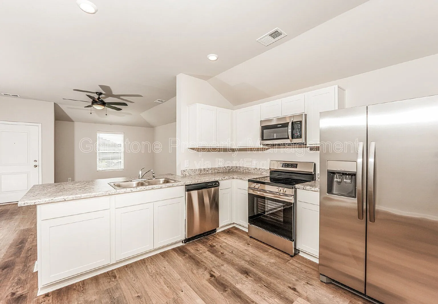 3 bed, 2.0 bath, 1216 sqft, $1,500 — Photo 4