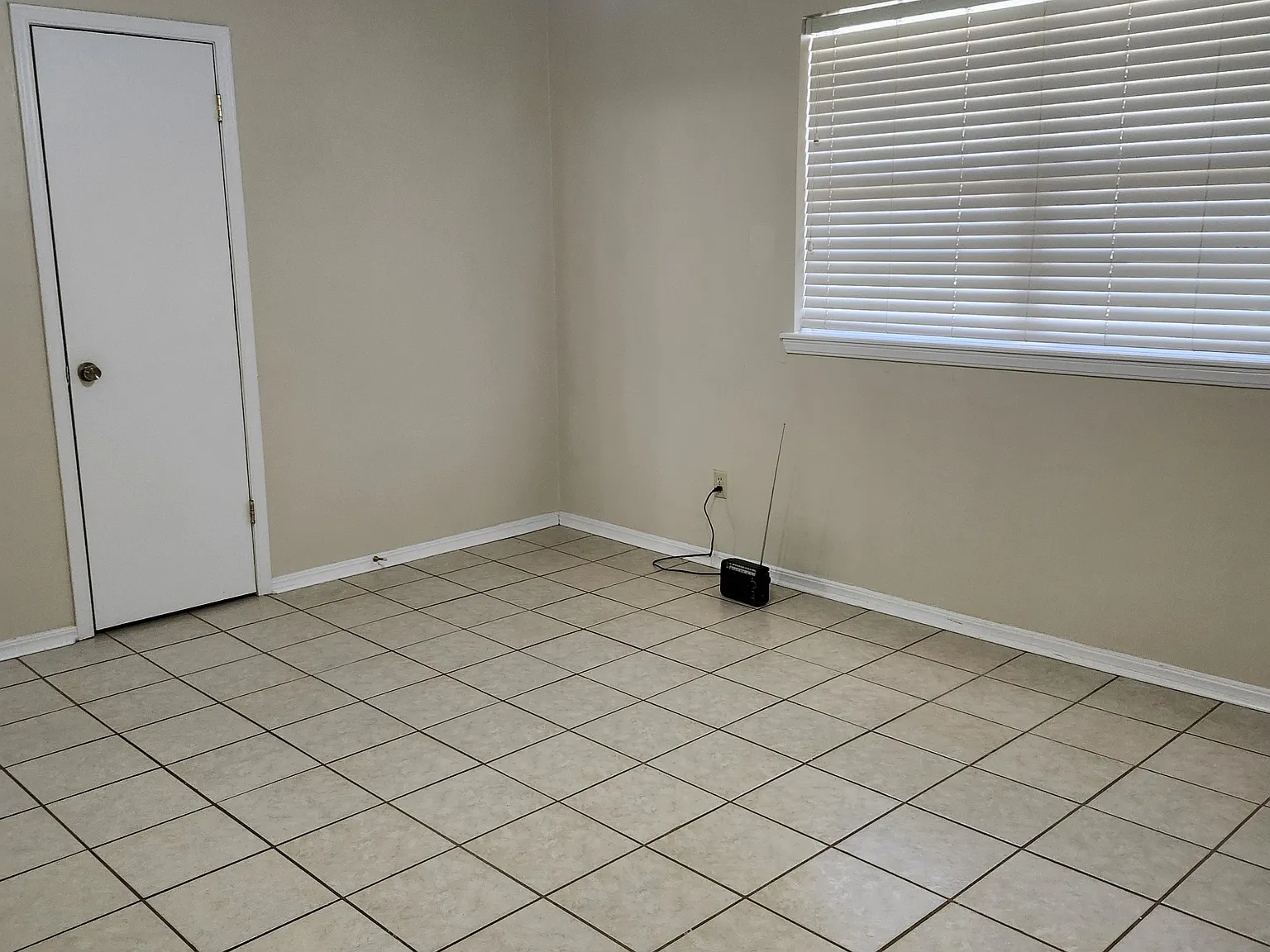 2 bed, 650 sqft, $550 — Photo 4