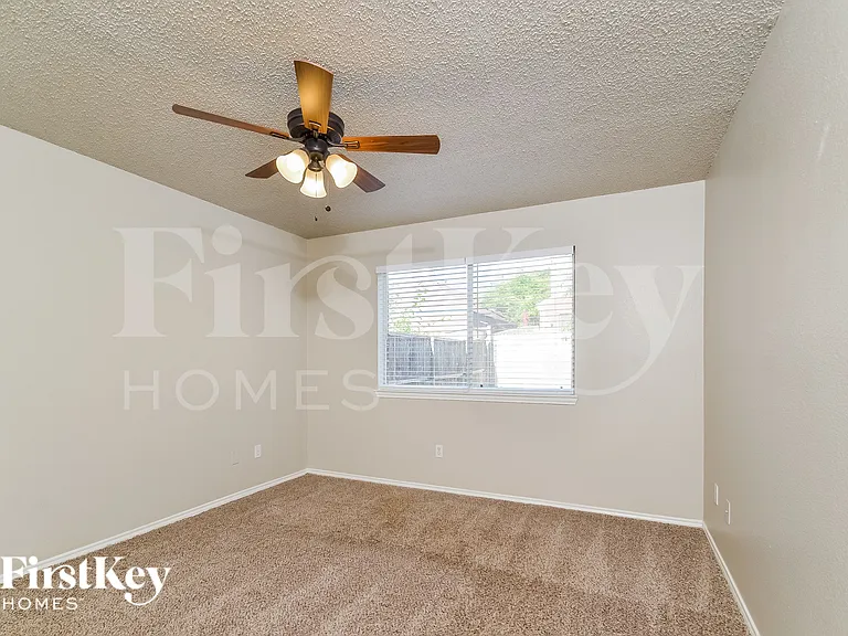 2013 Raven Ln — Photo 8