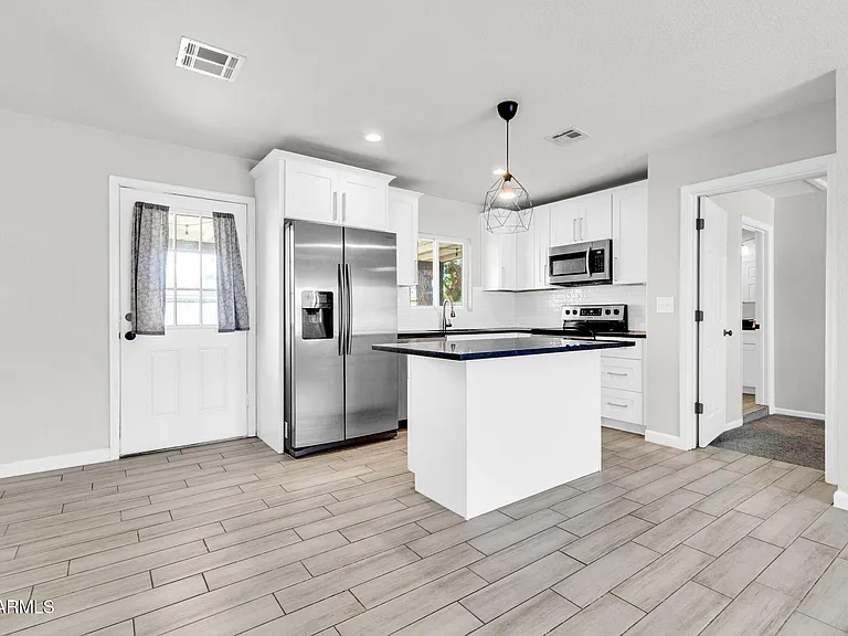 449 E Harmony Ave — Photo 8