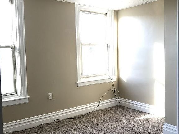 3rd image of 60 E Washington St APT 3W