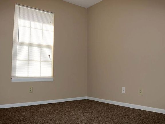 4th image of 3401 Prestwick Square Dr #76