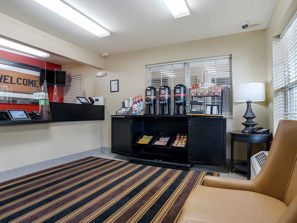 Lobby and Guest Check-in