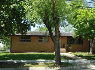 802 N Orchard Ln, Waukegan, IL
