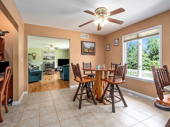 4th image of 3386 Meadow Ln
