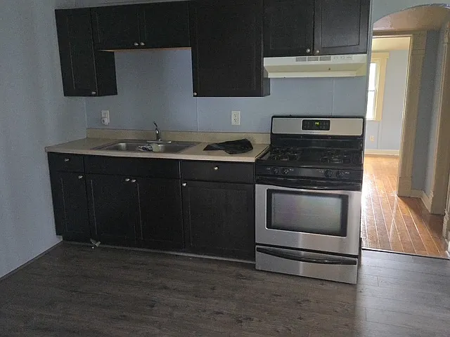 647 W Lexington Ave #A — Photo 3
