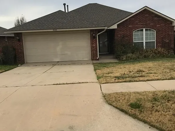 4005 Queens Dr, Moore, OK 73160