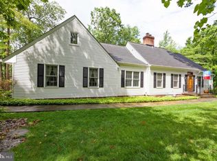 2410 Luckett Ave, Vienna, VA 22180