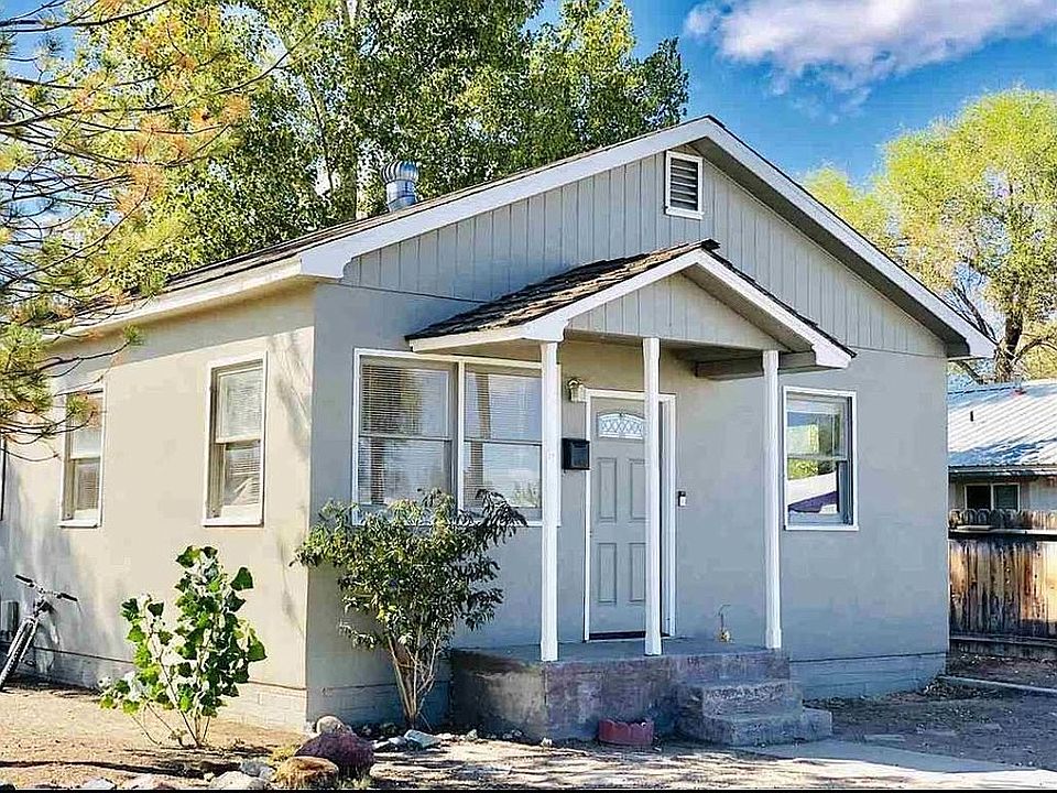 Older photo, now has new windows