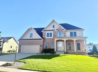 1457 Diamond Blvd, Valparaiso, IN 46385